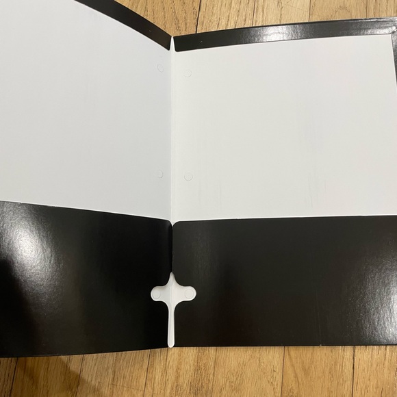 One Direction folder - Picture 2 of 3